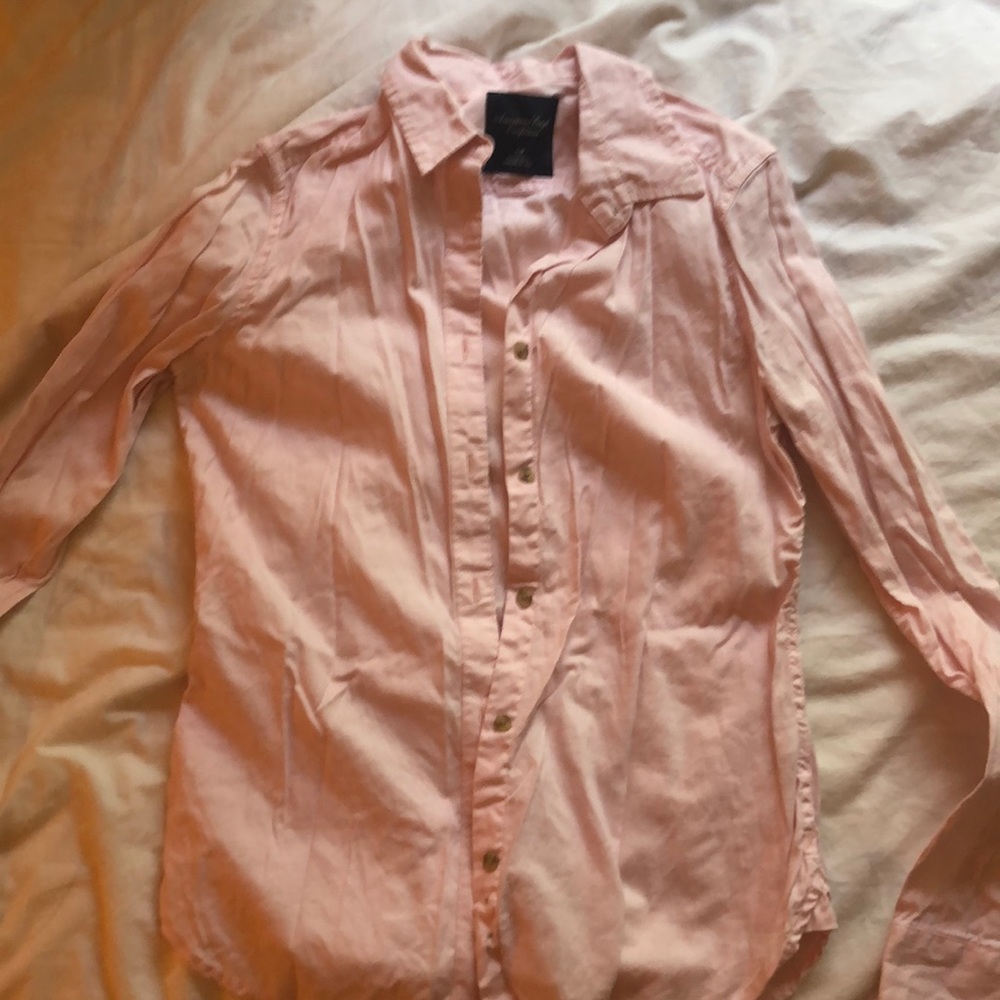 Long-sleeve pink American Eagle button-down